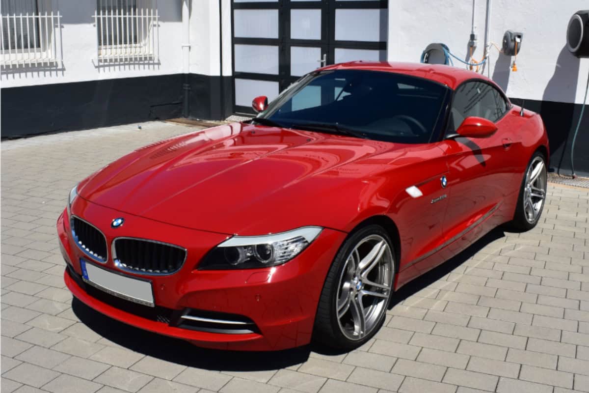 BMW_Z4_Leder_Sitze_Tuerverkleidung_Mittelkonsole_neu_beziehen_Plastikteile_Innenraumverkleidungen_neu_montieren_Fahrzeugaufbereitung_1