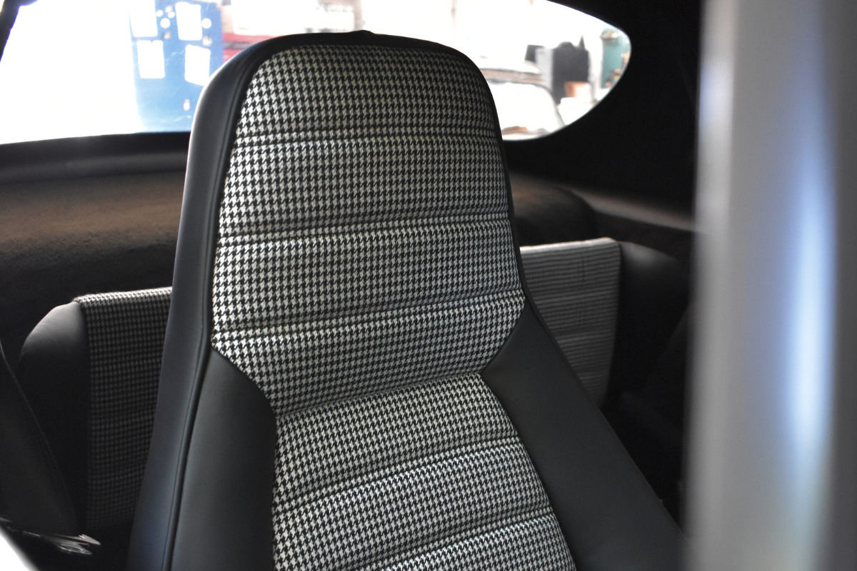 Porsche 911 G-Modell Innenausstattung Sitze neu bezogen