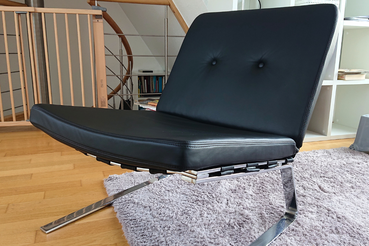 Rhode Freischwinger neu beziehen
