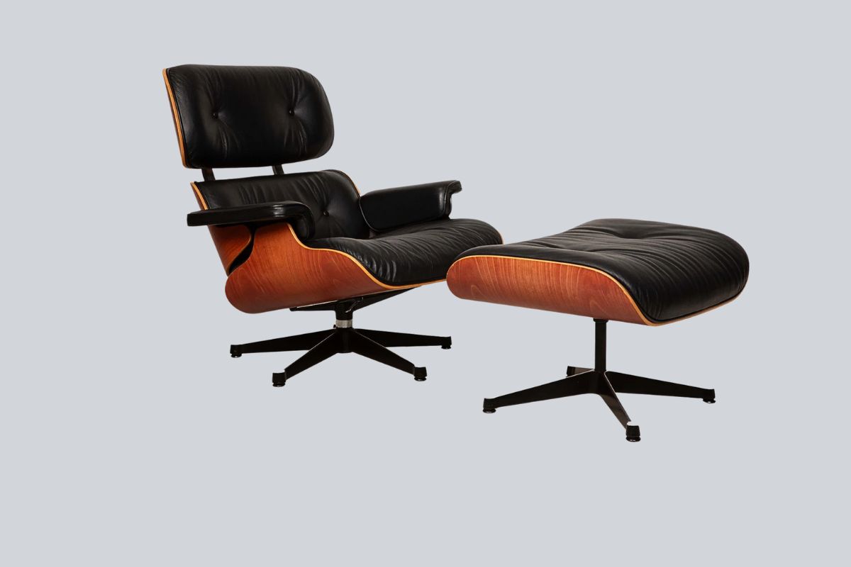 Vitra Lounge Chair von Charles & Ray Eames neu beziehen lassen