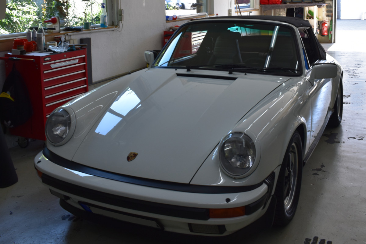 Porsche_911_G-Modell_Sitze_neu_beziehen_neu_polstern_pepita_Leder_Lenkrad_1