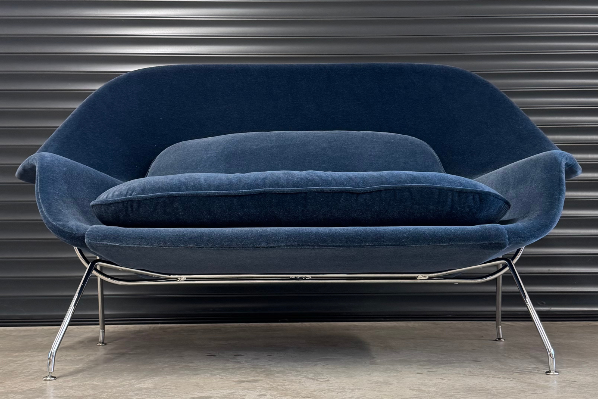 Knoll Womb Sette Sofa neu beziehen lassen