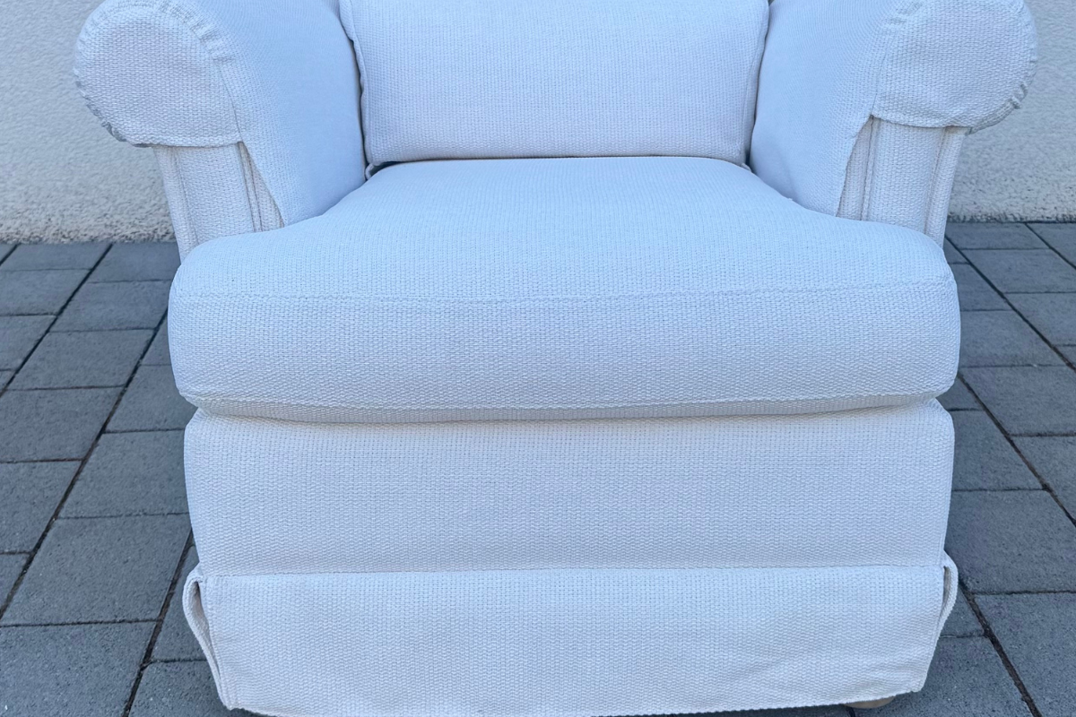 Ohrensessel neu gepolstert und neu bezogen Ohrensessel neu gepolstert und neu bezogen
