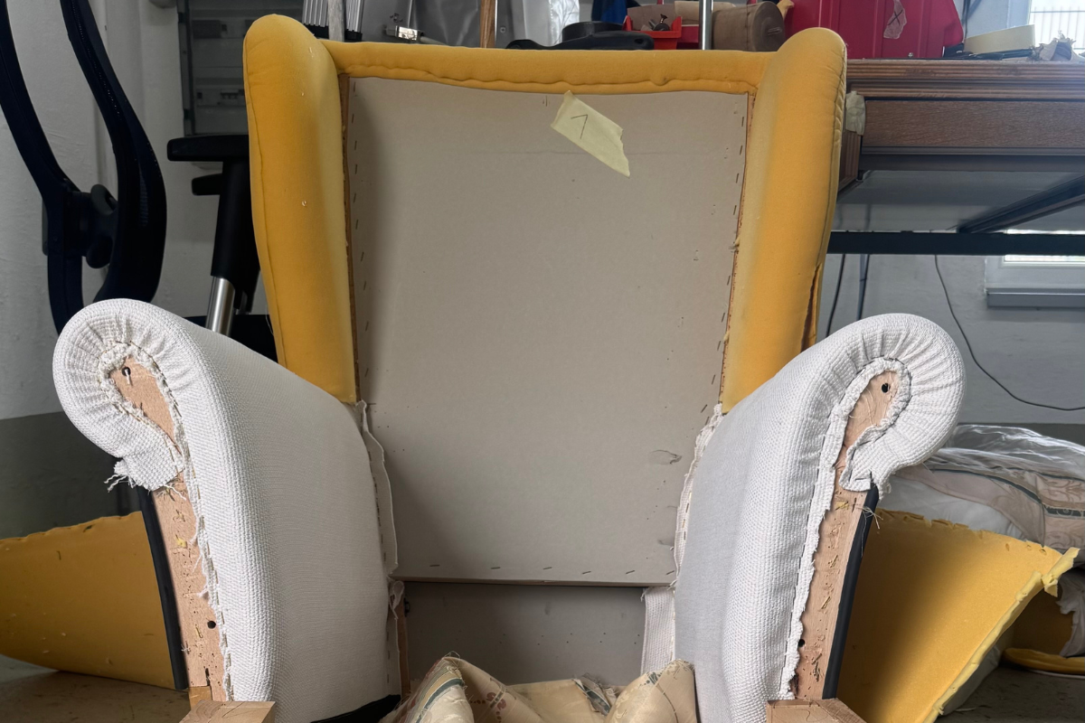Ohrensessel neu gepolstert und neu bezogen Ohrensessel neu gepolstert und neu bezogen